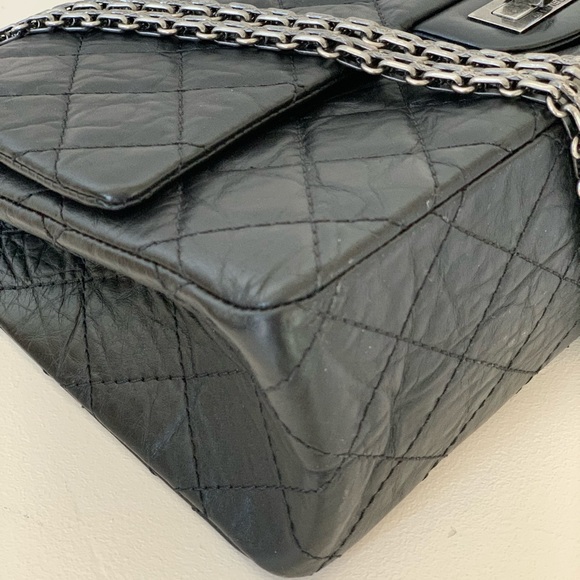 AUTHENTIC Chanel 2.55 Reissue 226 - Picture 9 of 12